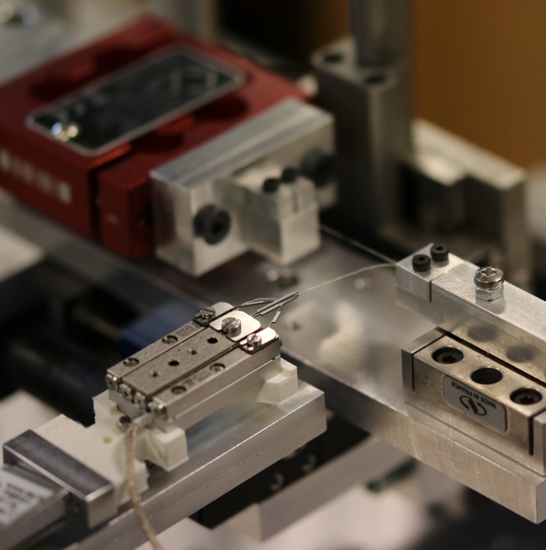 Réalisation de tests de pelage de fibres naturelles par approche microrobotique